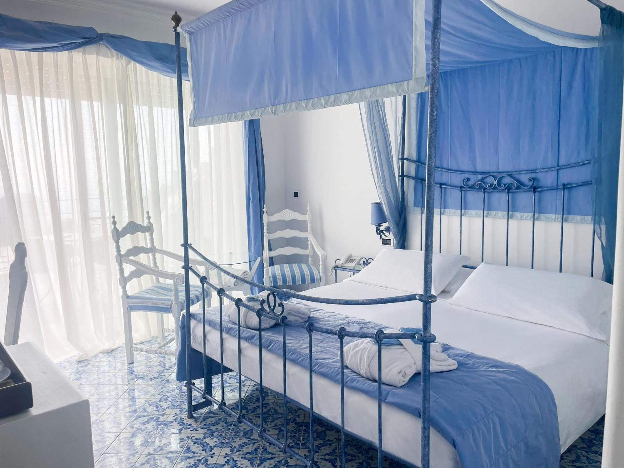 Deluxe Double Room with Sea View,1555535992:JPEG