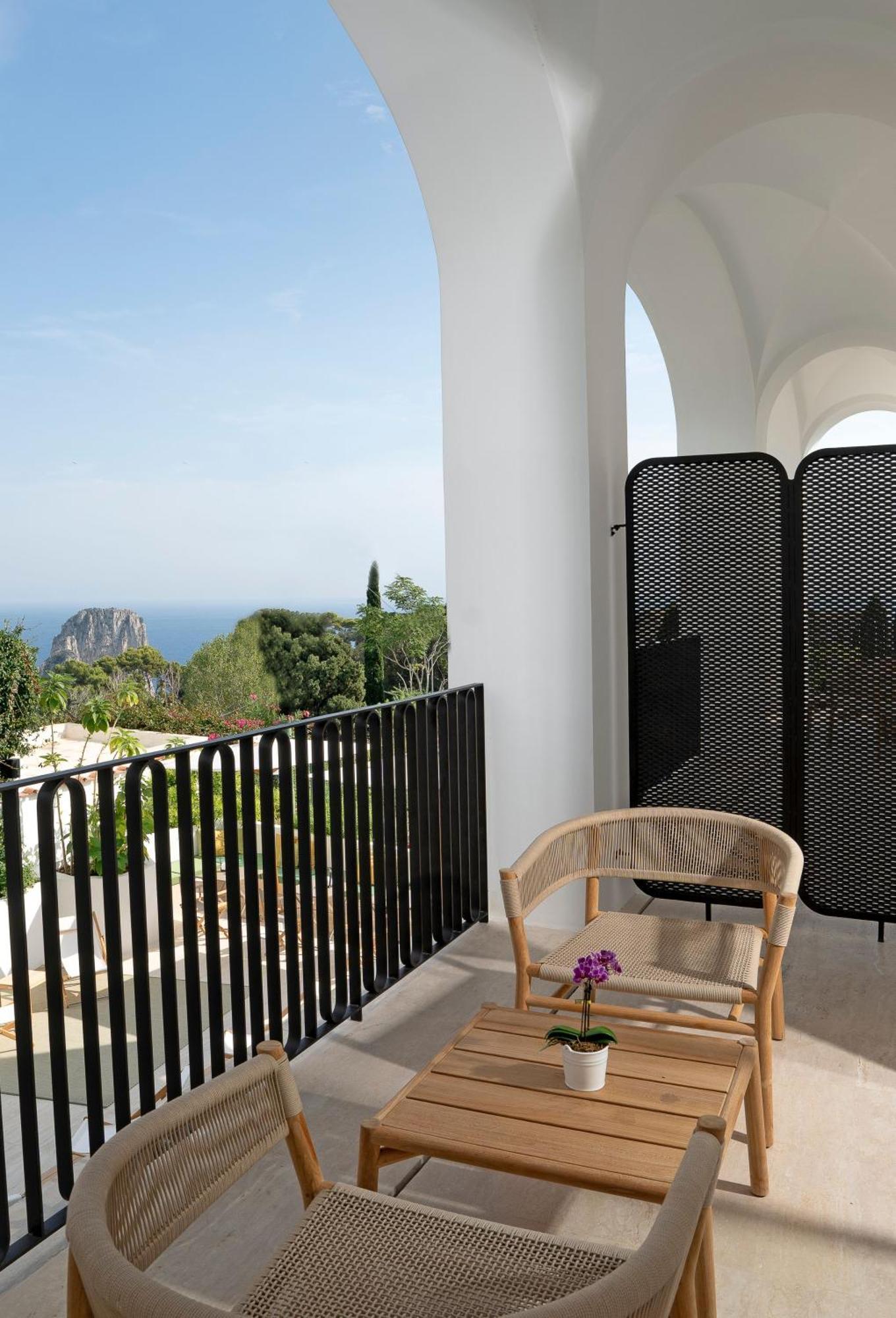Deluxe Double Room Balcony Sea View,1645223970:JPEG